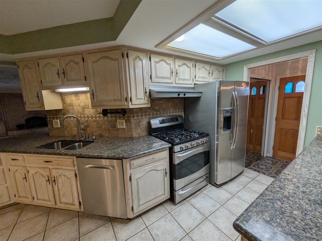 11235 Common Road Warren, MI 48093 - Photo 5 of 21