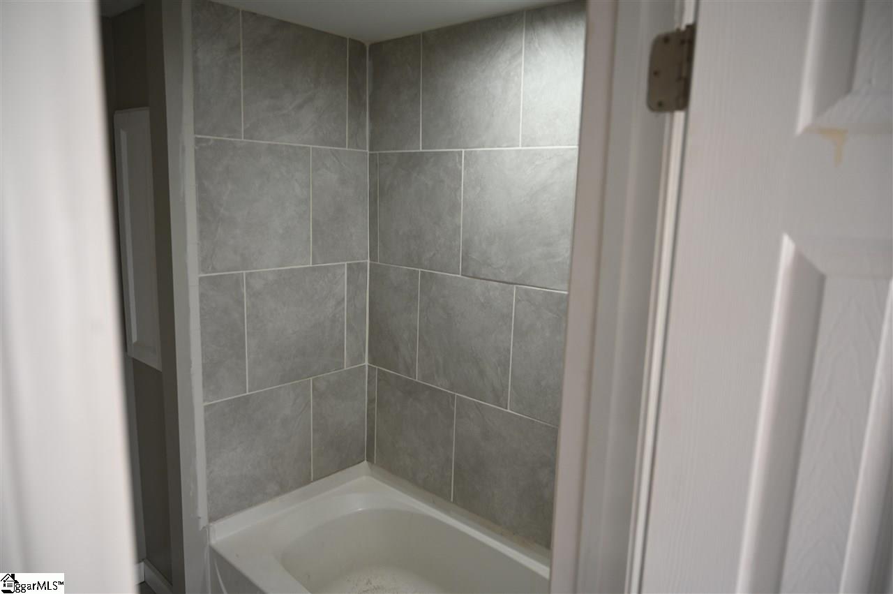 5 Hendricks Street Greenville, SC 29607 - Photo 9 of 16