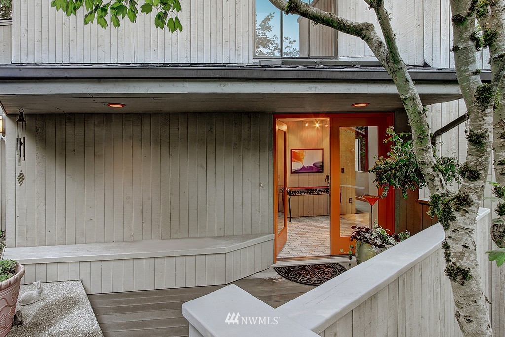9226 Valhalla Way Bothell, WA 98011 - Photo 2 of 19 Gallery Image 2
