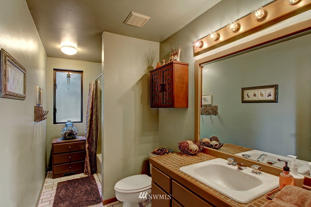9226 Valhalla Way Bothell, WA 98011 - Photo 11 of 19 Gallery Image 11