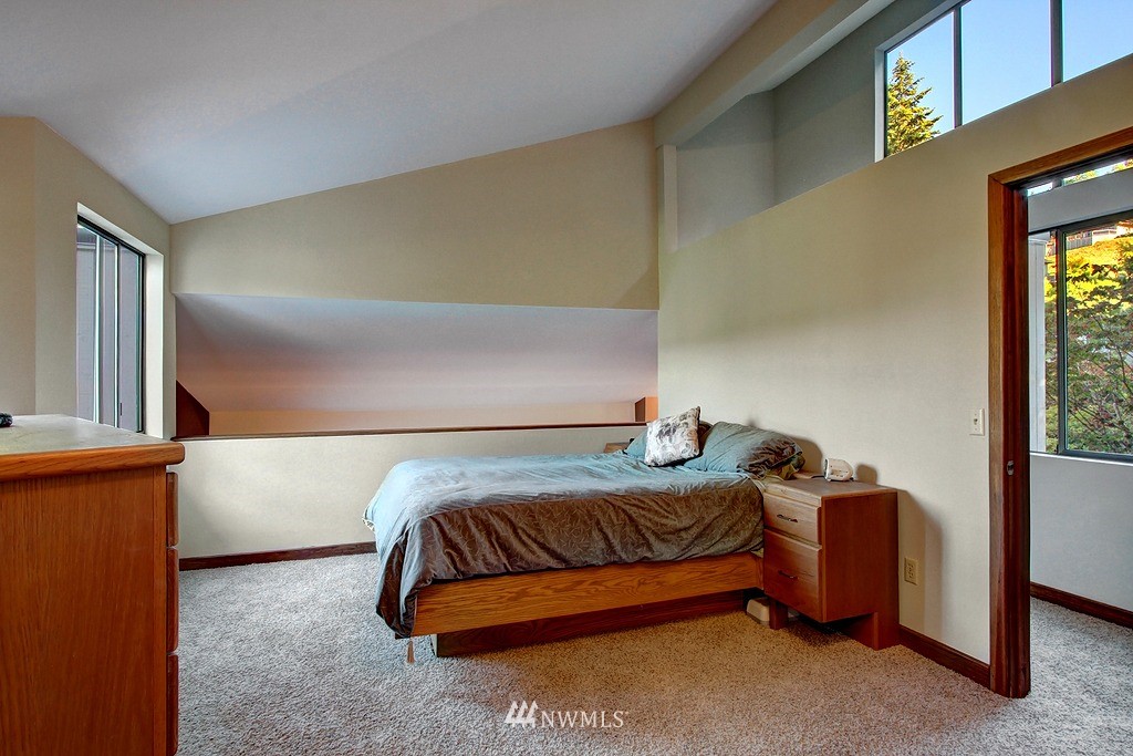 9226 Valhalla Way Bothell, WA 98011 - Photo 12 of 19 Gallery Image 12