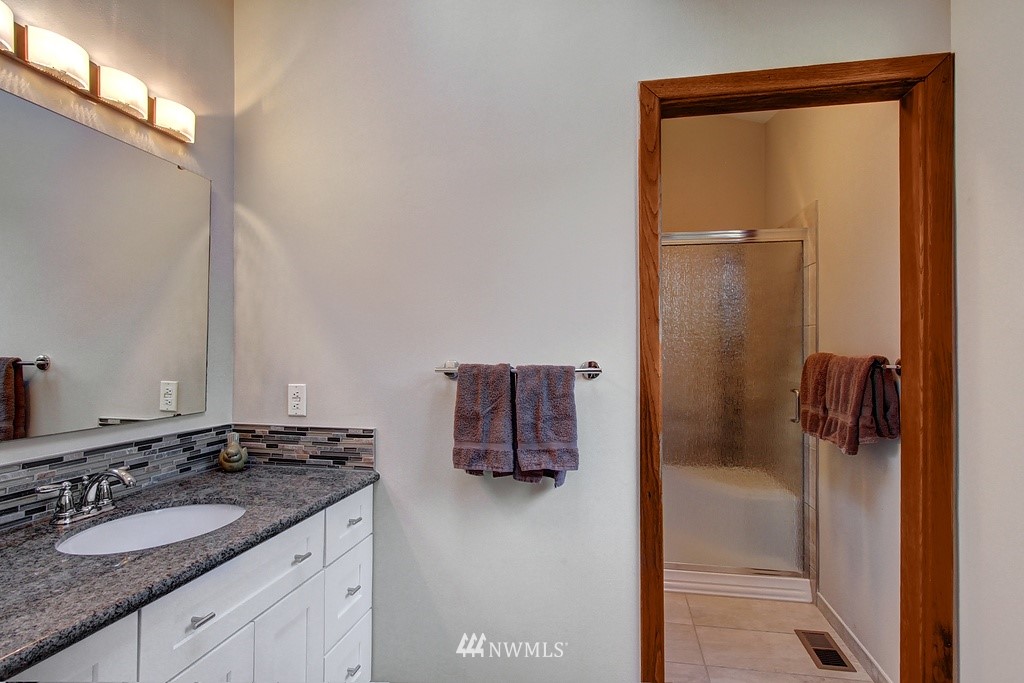 9226 Valhalla Way Bothell, WA 98011 - Photo 14 of 19 Gallery Image 14