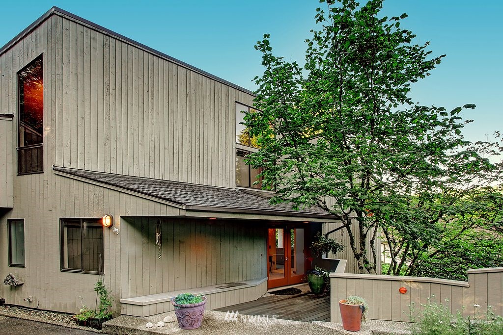 9226 Valhalla Way Bothell, WA 98011 - Photo 3 of 19 Gallery Image 3