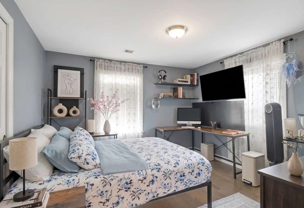 10 Oak Street, Unit 2 Saugus, MA 01906 - Photo 12 of 25