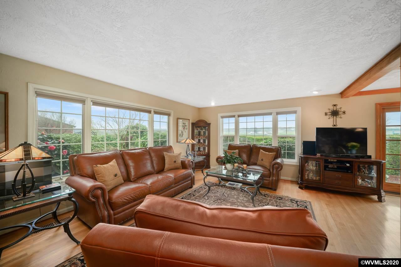 944 Howell Prairie Road Northeast Salem, OR 97317 - Photo 16 of 42 Gallery Image 16
