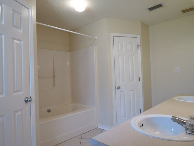 301 Monteith Oaks Drive Foley, AL 36535 - Photo 7 of 12 Master Bath