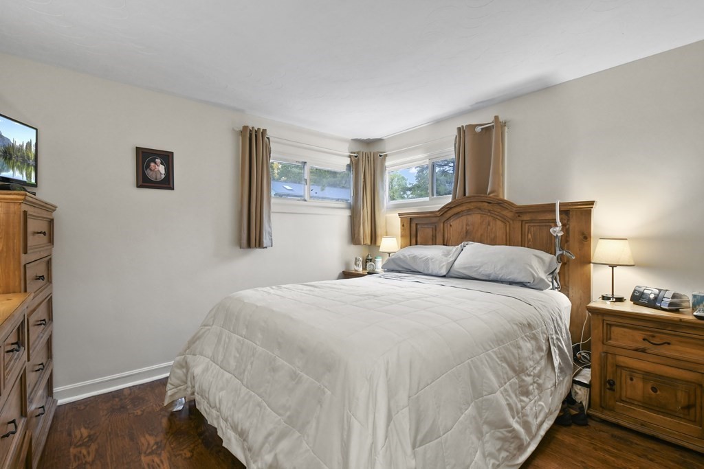 54 Sunderland Road Worcester, MA 01604 - Photo 10 of 18 Gallery Image 10