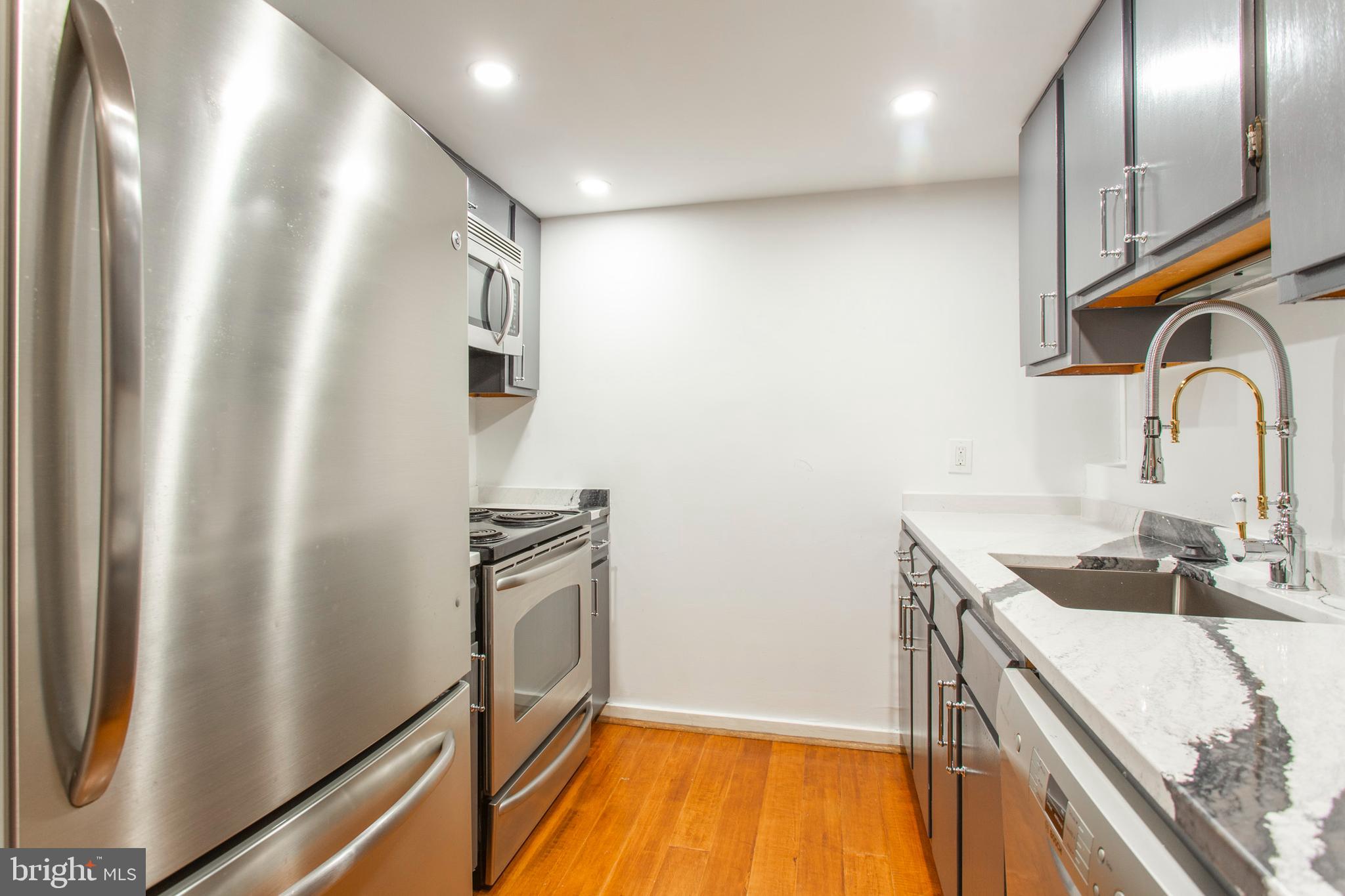 1035 Spruce Street, Unit 106 Philadelphia, PA 19107 - Photo 11 of 27 Kitchen