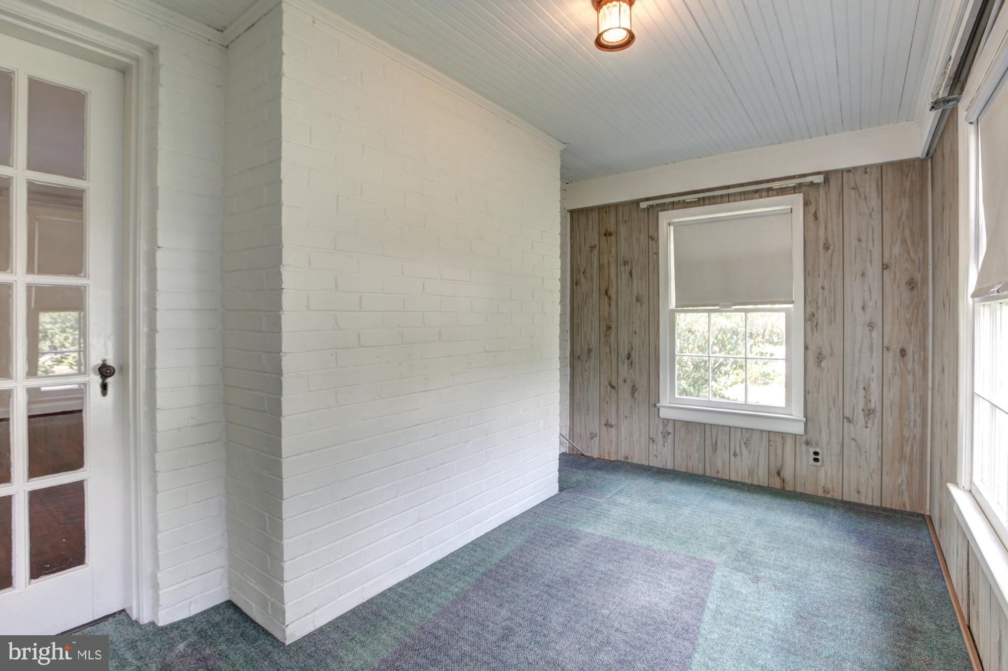 600 Forest Glen Road Silver Spring, MD 20901 - Photo 13 of 28 Screened In Porch