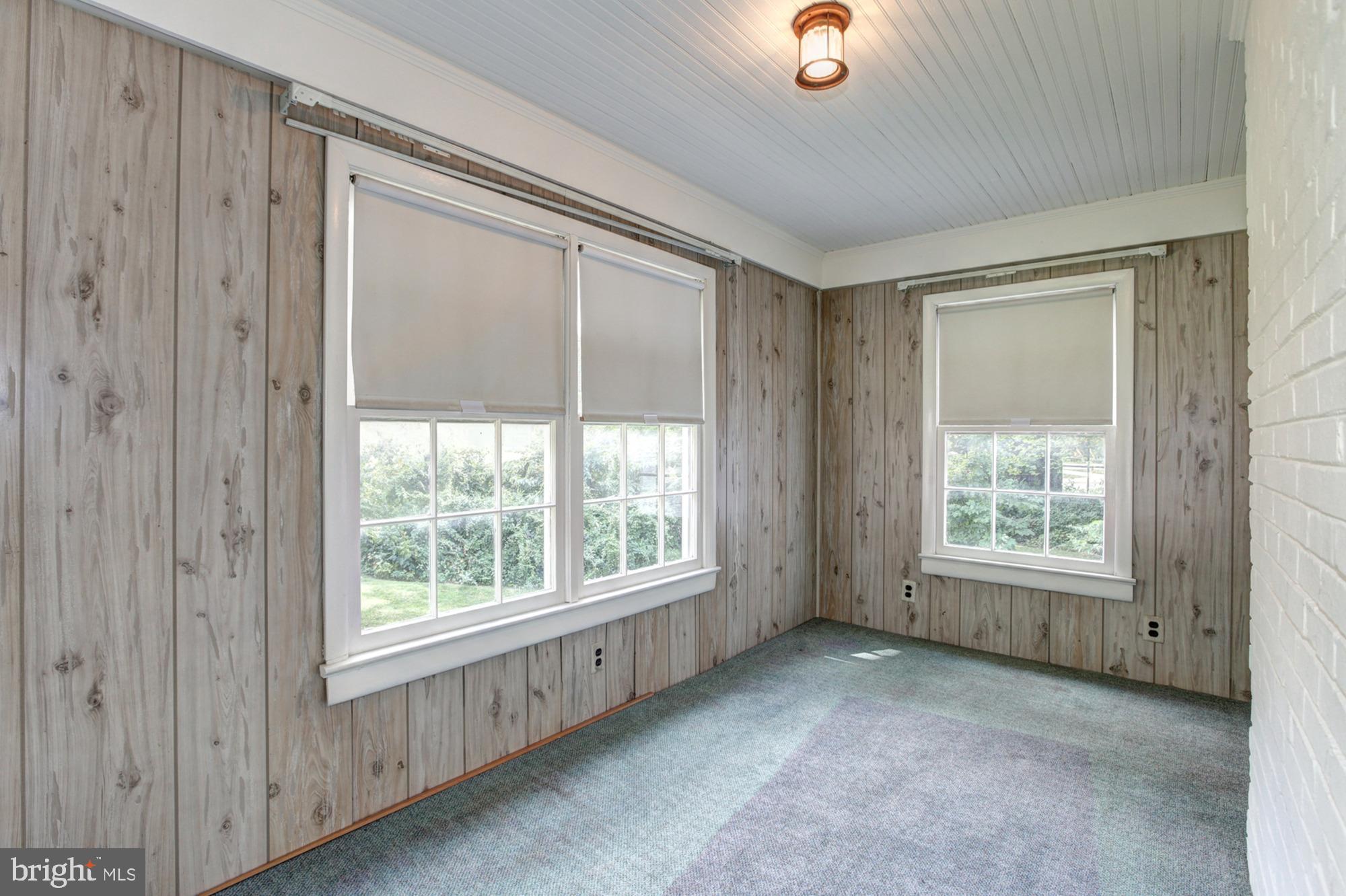 600 Forest Glen Road Silver Spring, MD 20901 - Photo 14 of 28 Screened In Porch