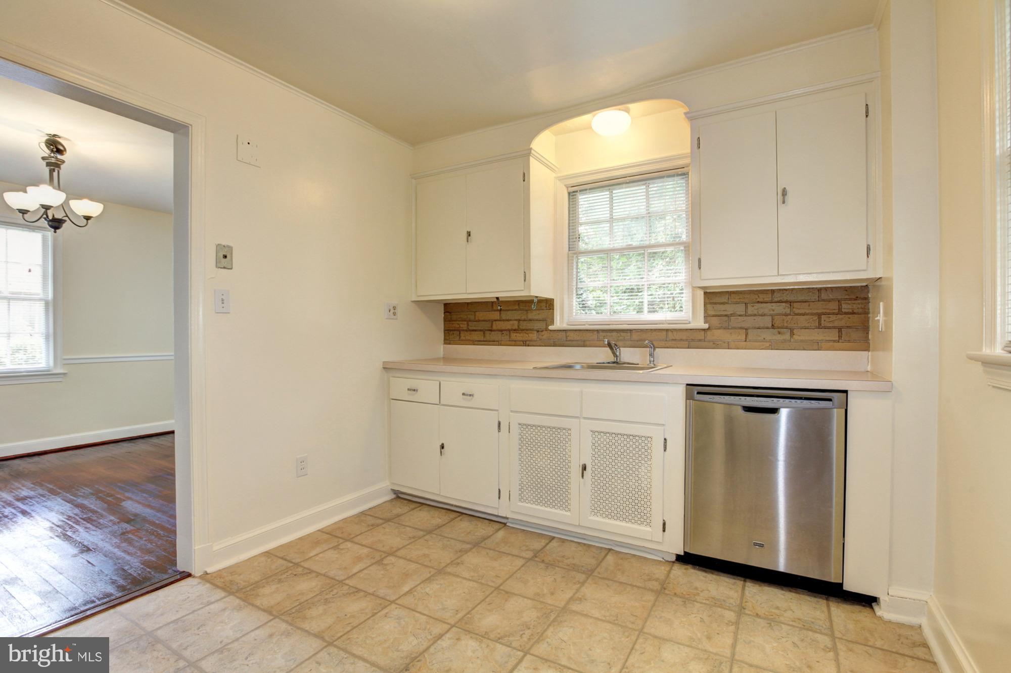 600 Forest Glen Road Silver Spring, MD 20901 - Photo 18 of 28 Kitchen