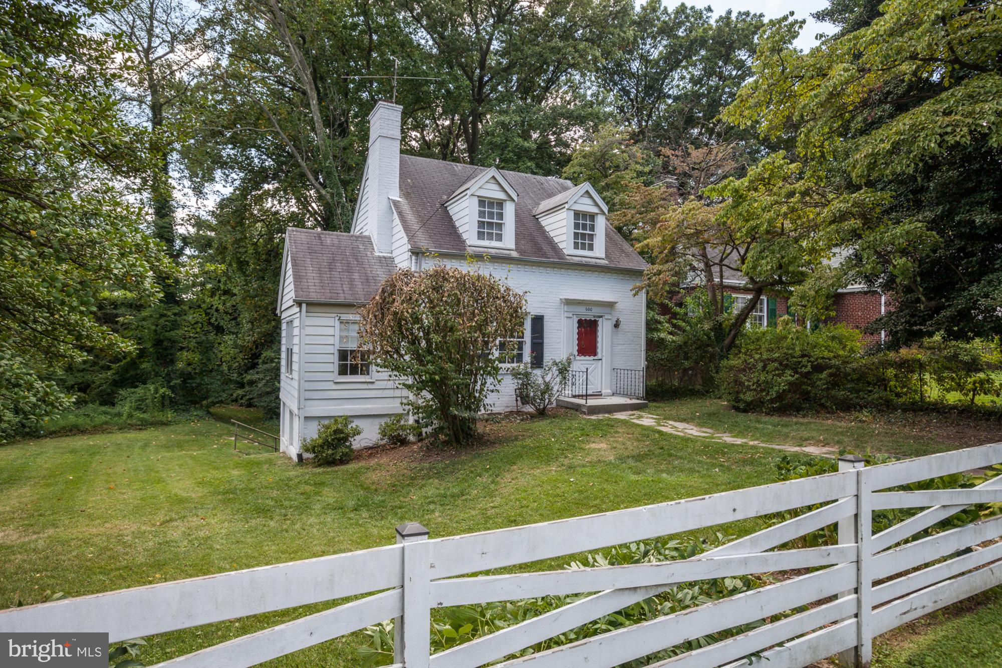 600 Forest Glen Road Silver Spring, MD 20901 - Photo 3 of 28 Front View