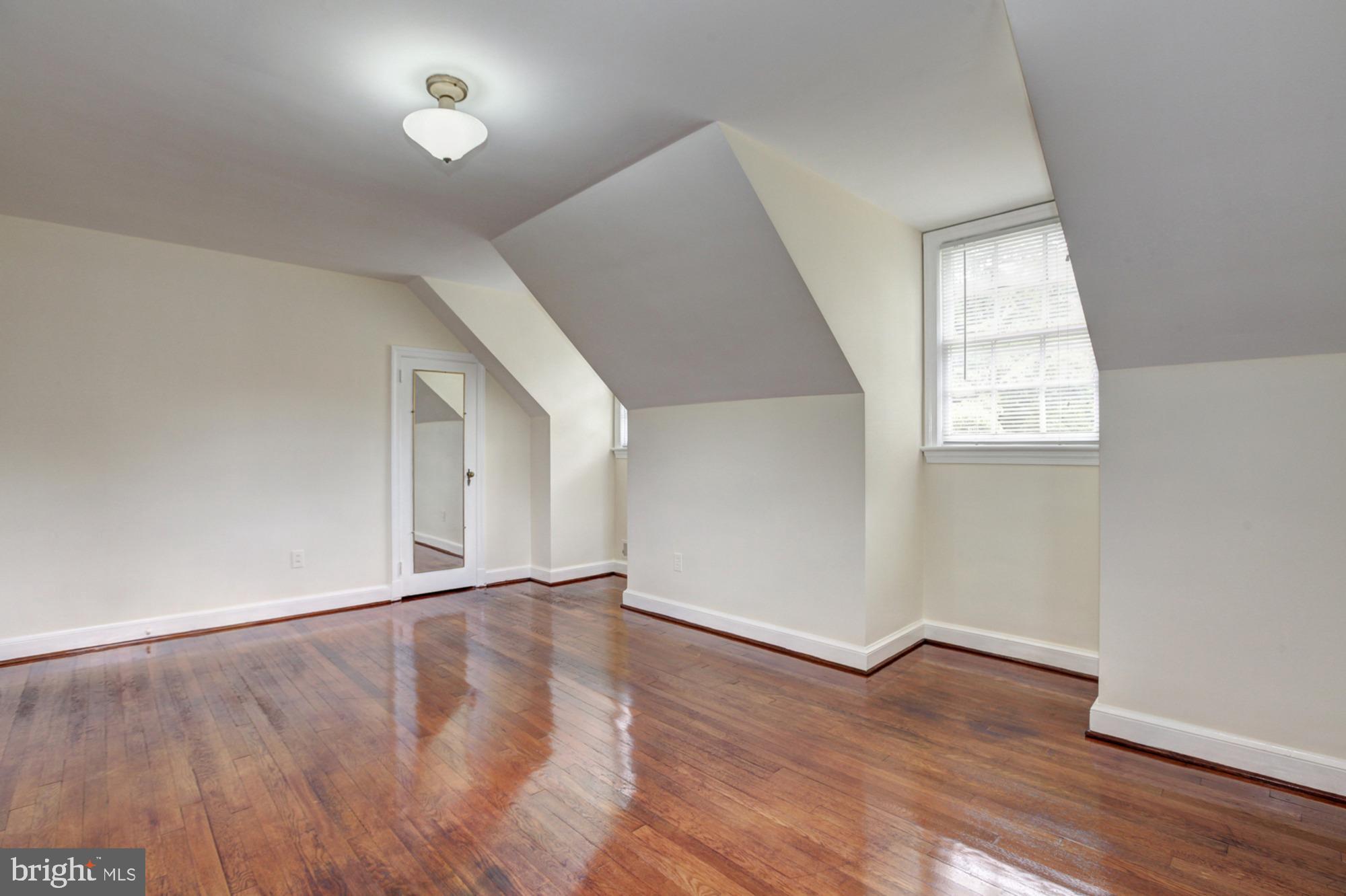 600 Forest Glen Road Silver Spring, MD 20901 - Photo 21 of 28 Master Bedroom