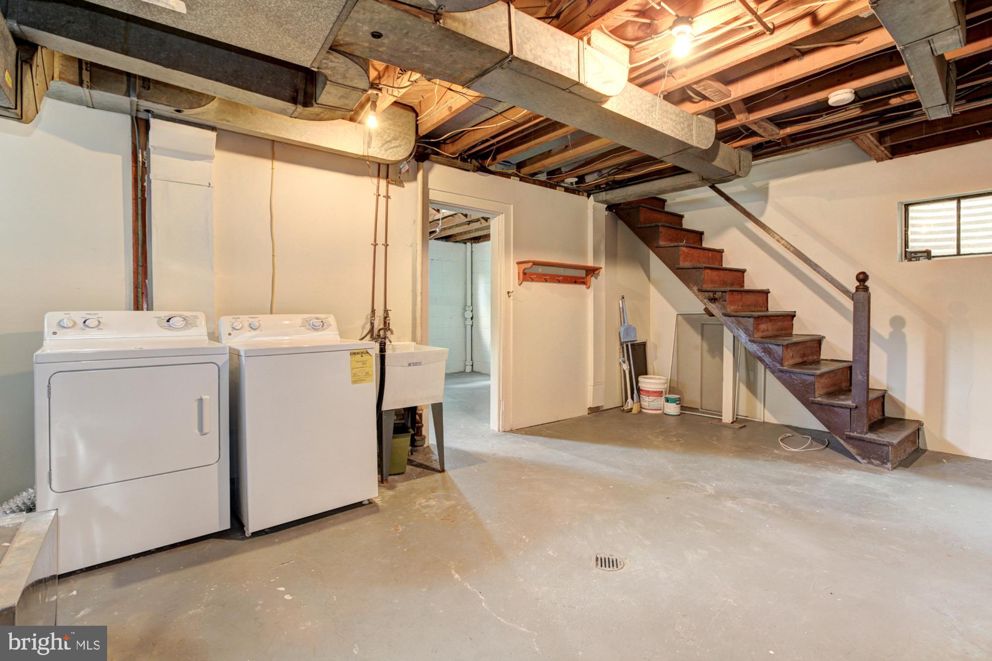 600 Forest Glen Road Silver Spring, MD 20901 - Photo 27 of 28 Laundry Room