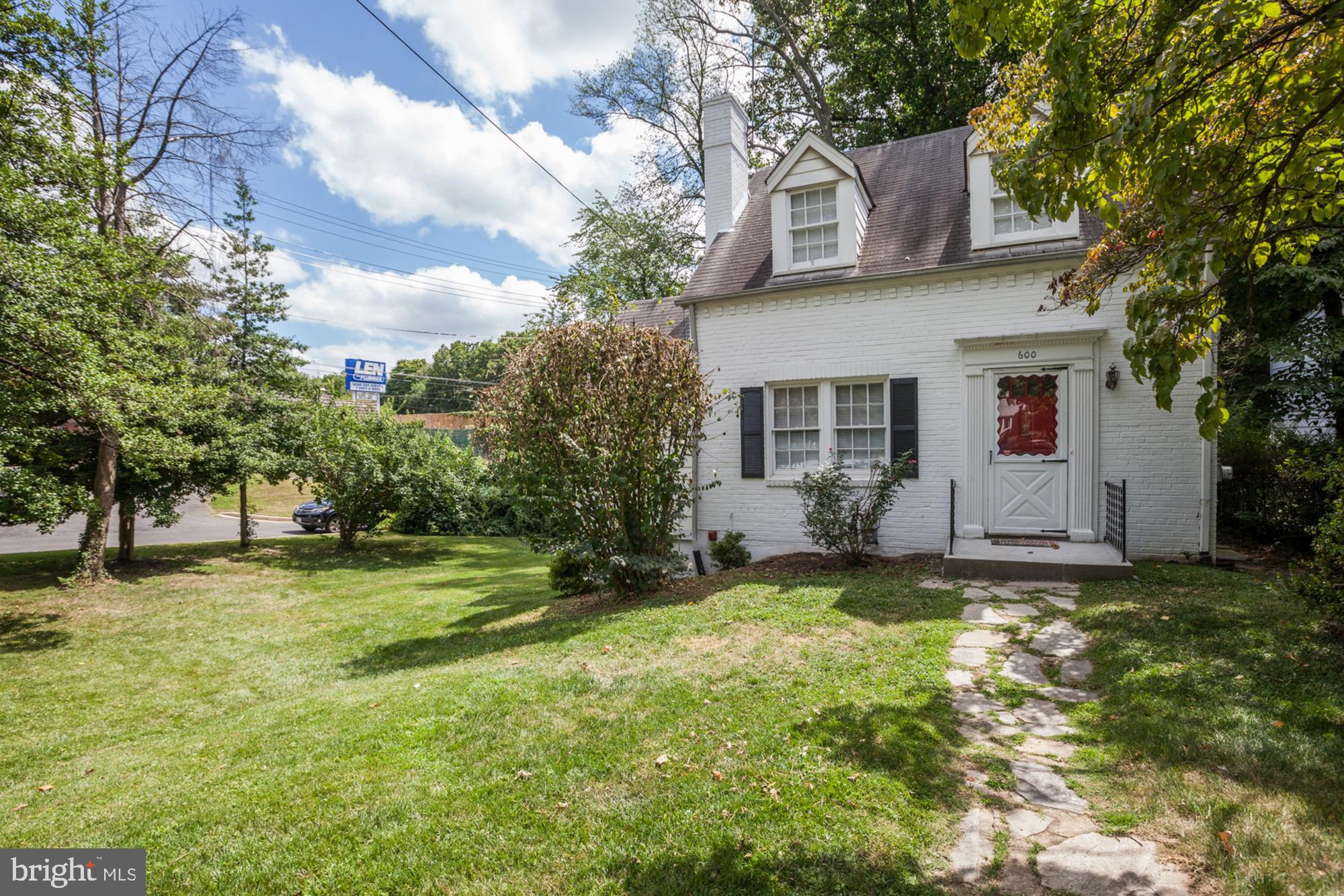 600 Forest Glen Road Silver Spring, MD 20901 - Photo 4 of 28 Front Photo