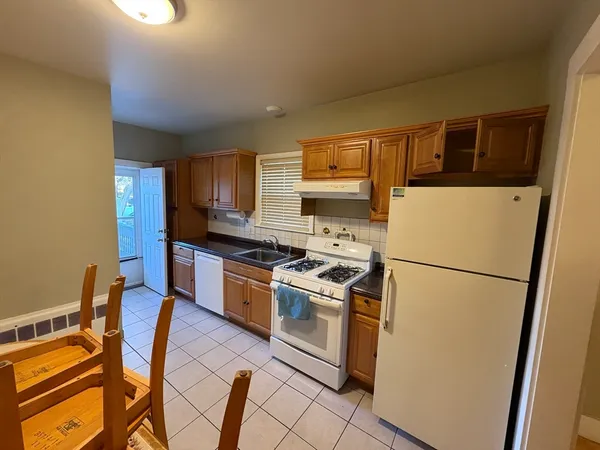$2,950 | 24 Washington Avenue, Unit 1, Waltham, MA 02453