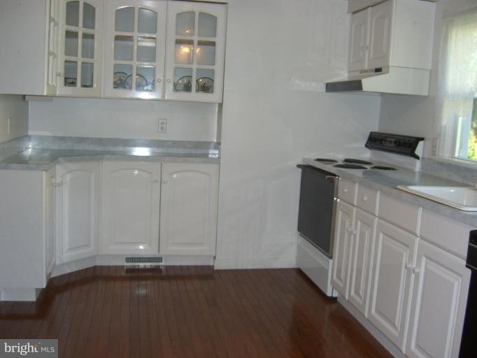 1467 Fairfield Loop Road Crownsville, MD 21032 - Photo 2 of 6 Kitchen