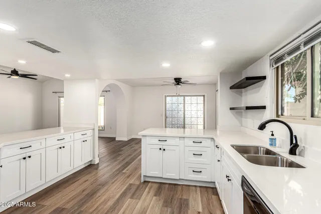 $545,000 | 1538 East Laurel Avenue, Gilbert, AZ 85234