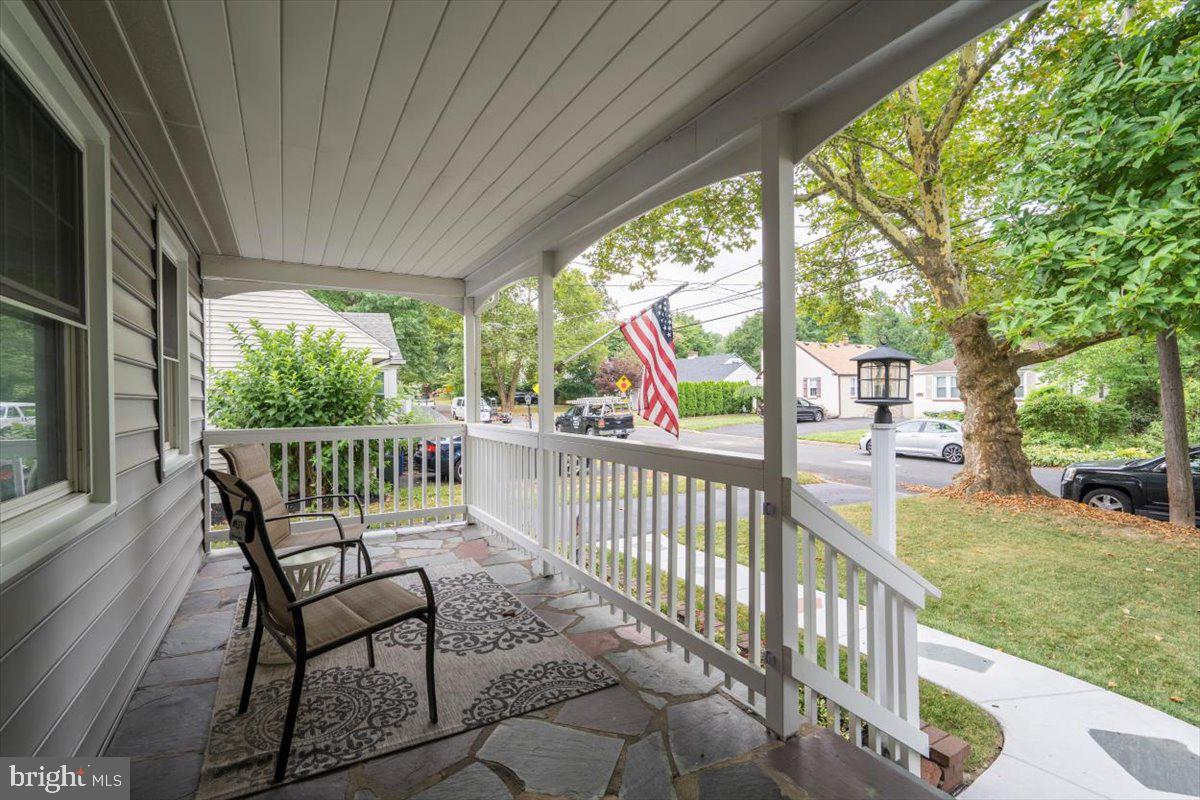 2725 Hawthorne Road Glenside, PA 19038 - Photo 3 of 31 Gallery Image 3