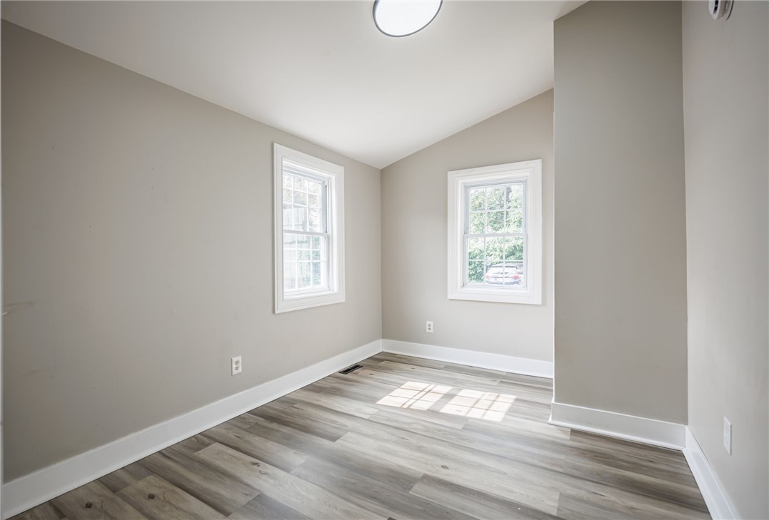 184 Alexander Street Rochester, NY 14607 - Photo 9 of 36