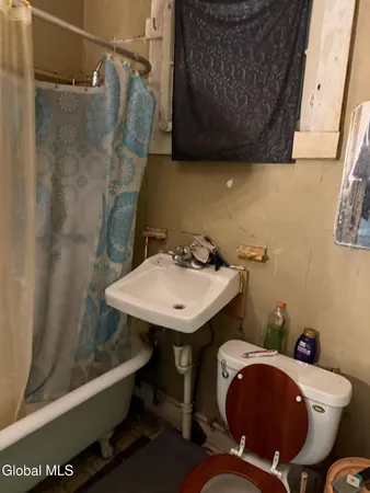 $149,999 | 281 Sherman Street, Albany, NY 12206
