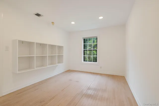 $1,195,000 | 40 Nidzyn Avenue, Remsenburg, NY 11960