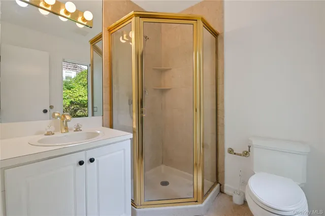 $1,195,000 | 40 Nidzyn Avenue, Remsenburg, NY 11960