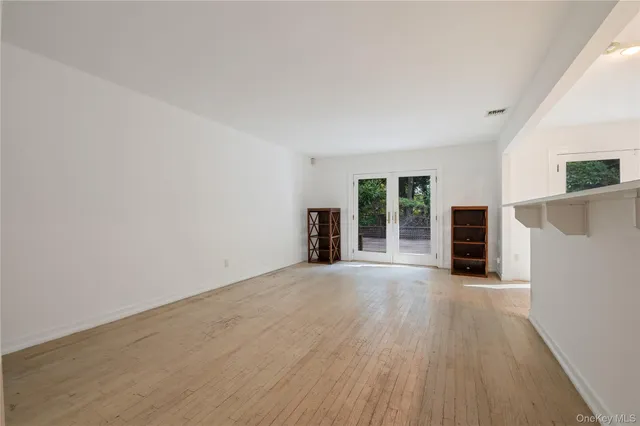 $1,195,000 | 40 Nidzyn Avenue, Remsenburg, NY 11960