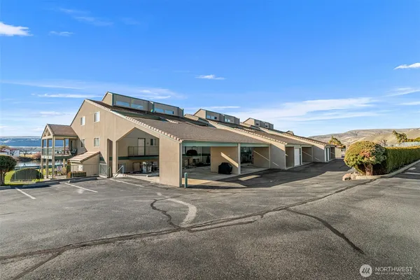 $699,500 | 8997 Crescent Bar Road Northwest, Unit 219, Quincy, WA 98848