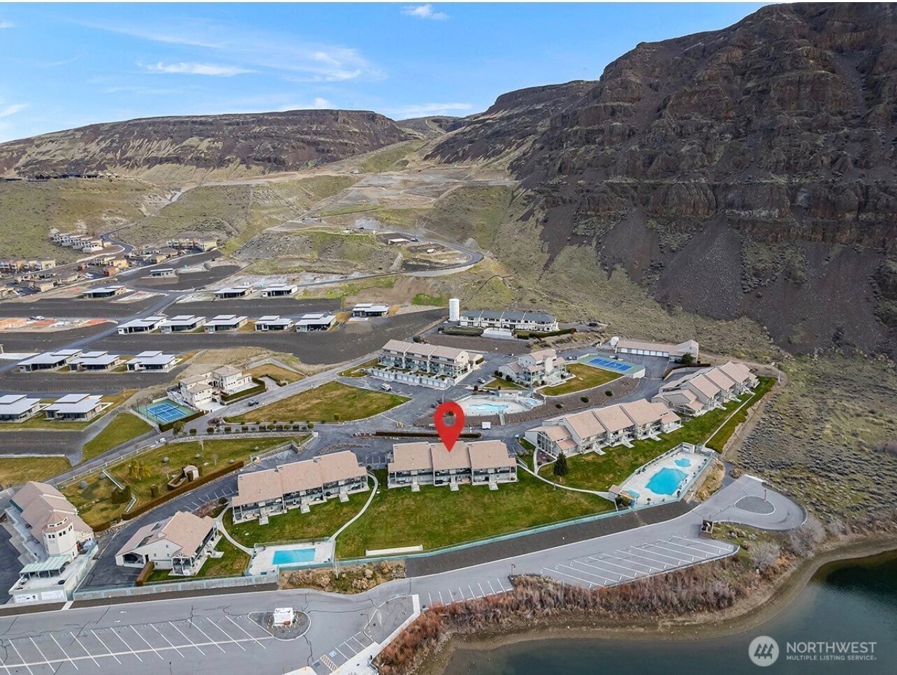 8997 Crescent Bar Road Northwest, Unit 219 Quincy, WA 98848 - Photo 5 of 40 a view of a city with an ocean
