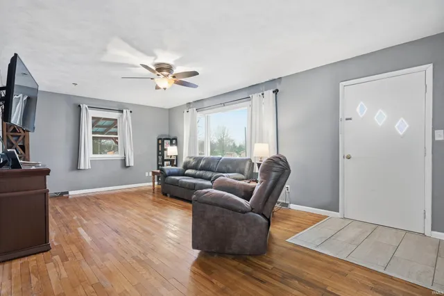 $195,000 | 410 North Mulberry Street, Farmland, IN 47340