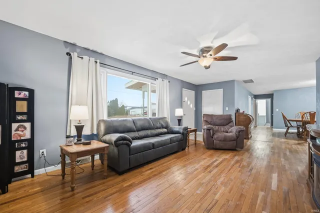 $195,000 | 410 North Mulberry Street, Farmland, IN 47340