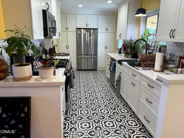 $1,099,000 | 50 East Portal Street, Oak View, CA 93022