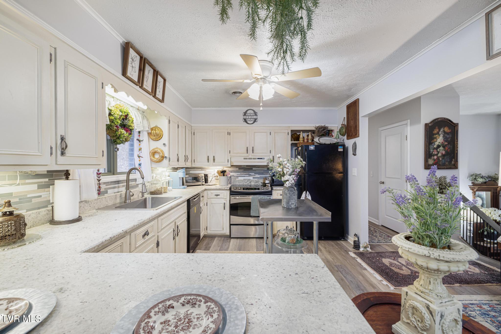 405 Beidleman Creek Road Bristol, TN 37620 - Photo 16 of 63 IMG_1830