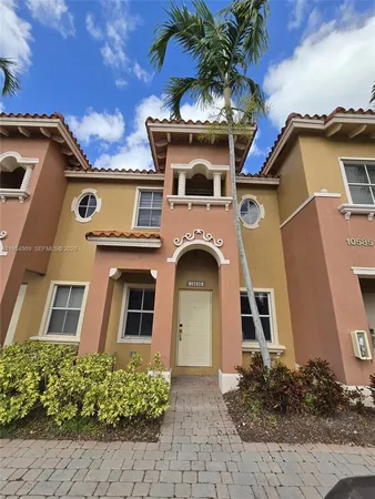 $2,700 | 10595 Southwest 6th Street, Unit 1103, Pembroke Pines, FL 33025