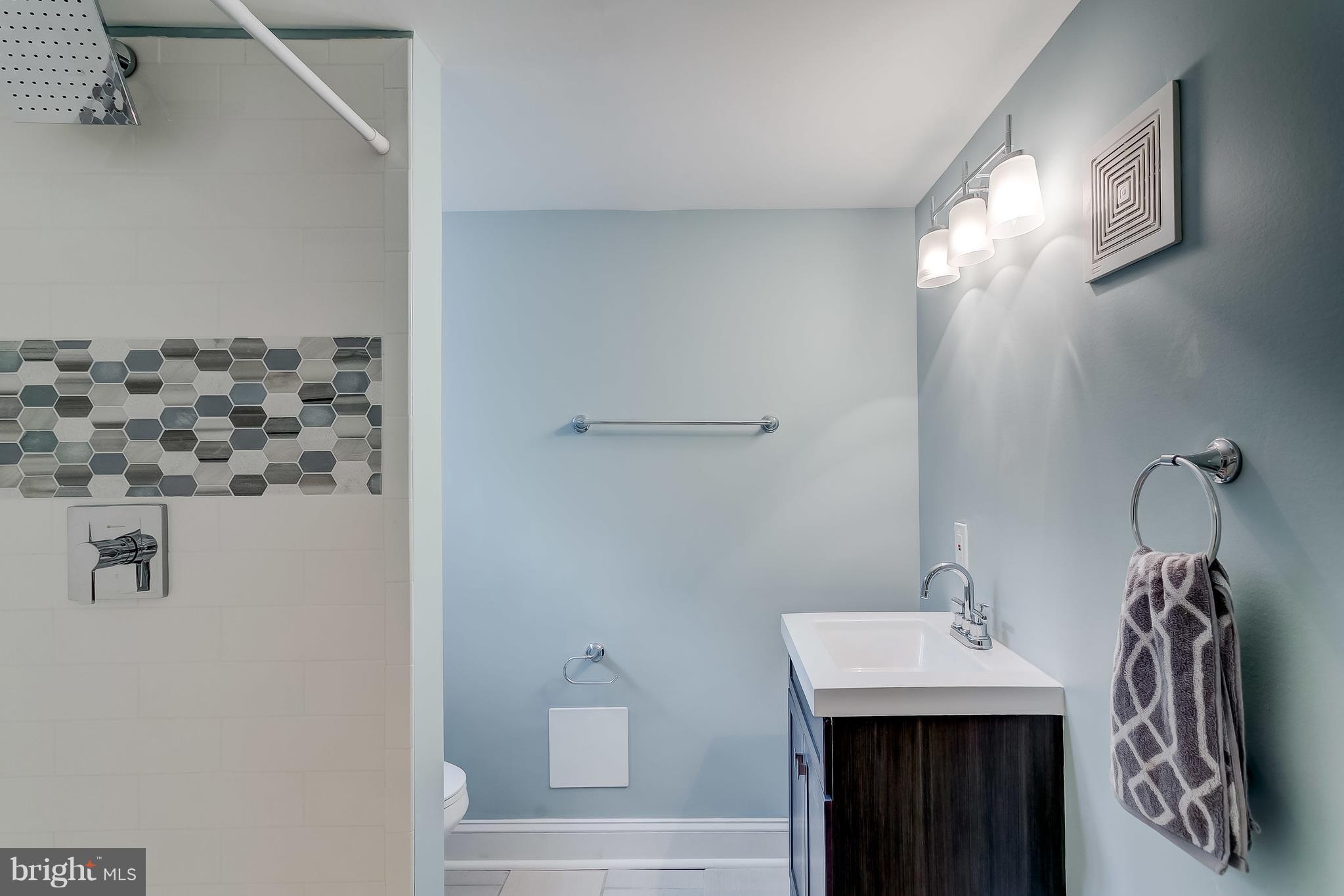 1606 Shadyside Road Baltimore, MD 21218 - Photo 22 of 26 Bath