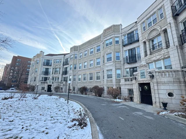 $99,000 | 6832 South South Shore Drive, Unit 1, Chicago, IL 60649
