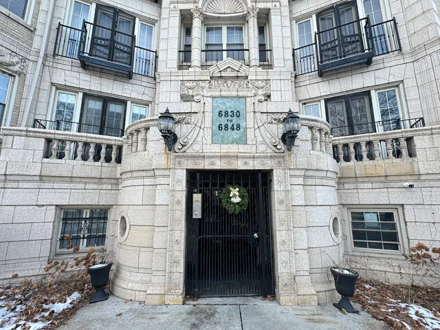 $99,000 | 6832 South South Shore Drive, Unit 1, Chicago, IL 60649
