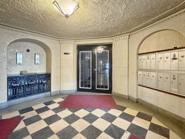 $99,000 | 6832 South South Shore Drive, Unit 1, Chicago, IL 60649