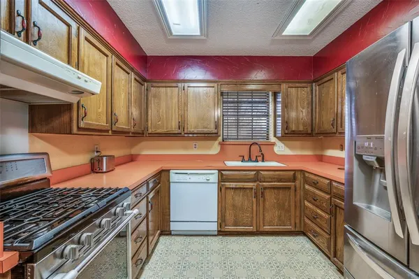 $300,000 | 508 South Pedigo Street, Pilot Point, TX 76258