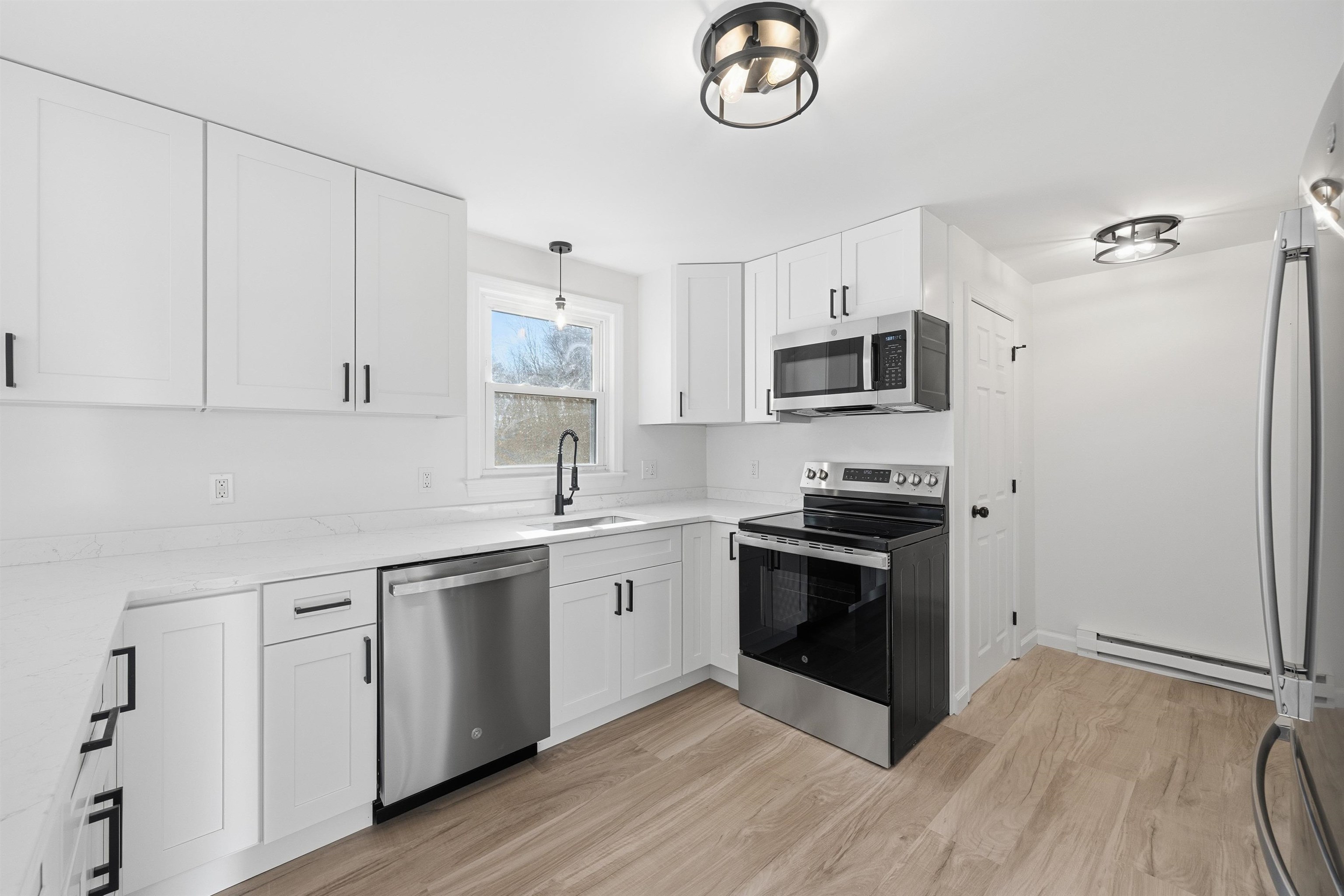 25 L English Range Road, Unit B Derry, NH 03038 - Photo 9 of 34