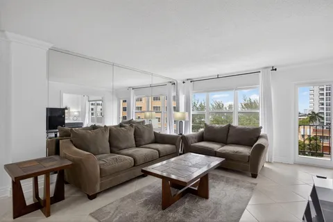 $535,000 | 405 North Ocean Boulevard, Unit 507, Pompano Beach, FL 33062