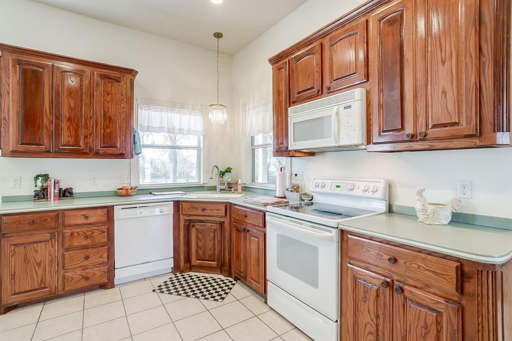 144 Howard Newby Lane Springtown, TX 76082 - Photo 18 of 40