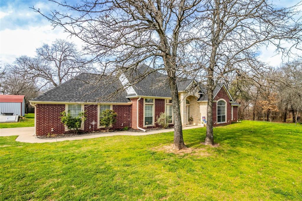 144 Howard Newby Lane Springtown, TX 76082 - Photo 2 of 40
