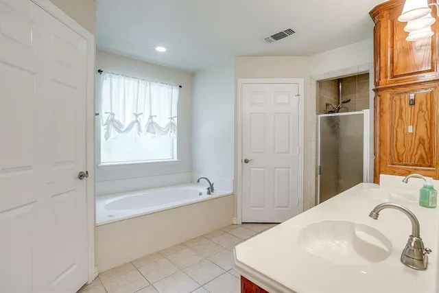 $429,900 | 144 Howard Newby Lane, Springtown, TX 76082