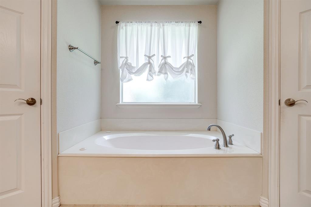 144 Howard Newby Lane Springtown, TX 76082 - Photo 26 of 40