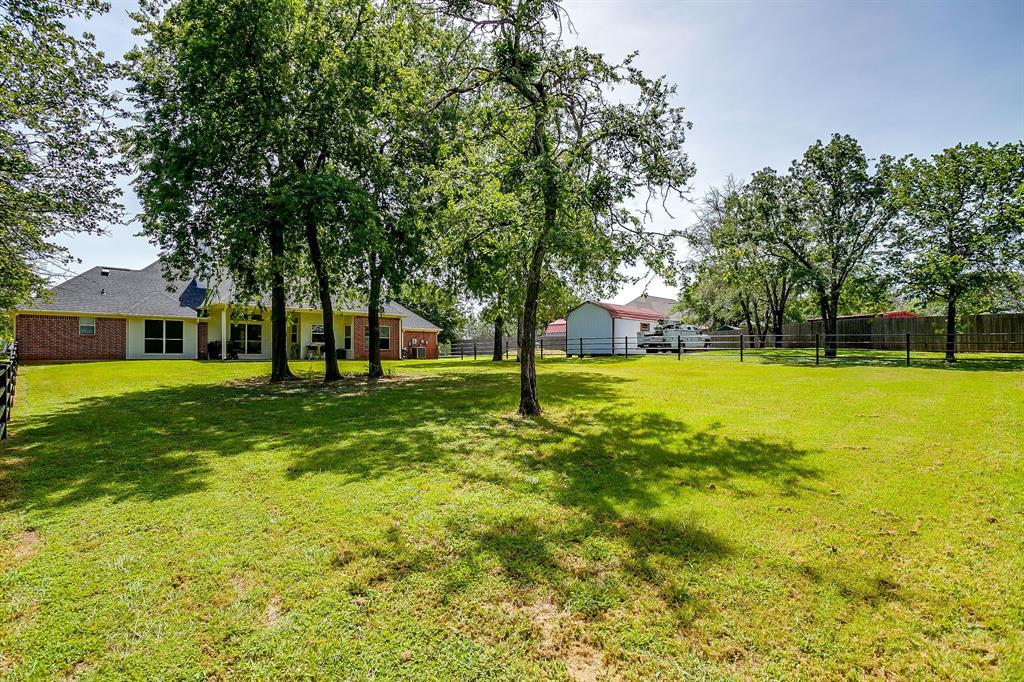 144 Howard Newby Lane Springtown, TX 76082 - Photo 33 of 40