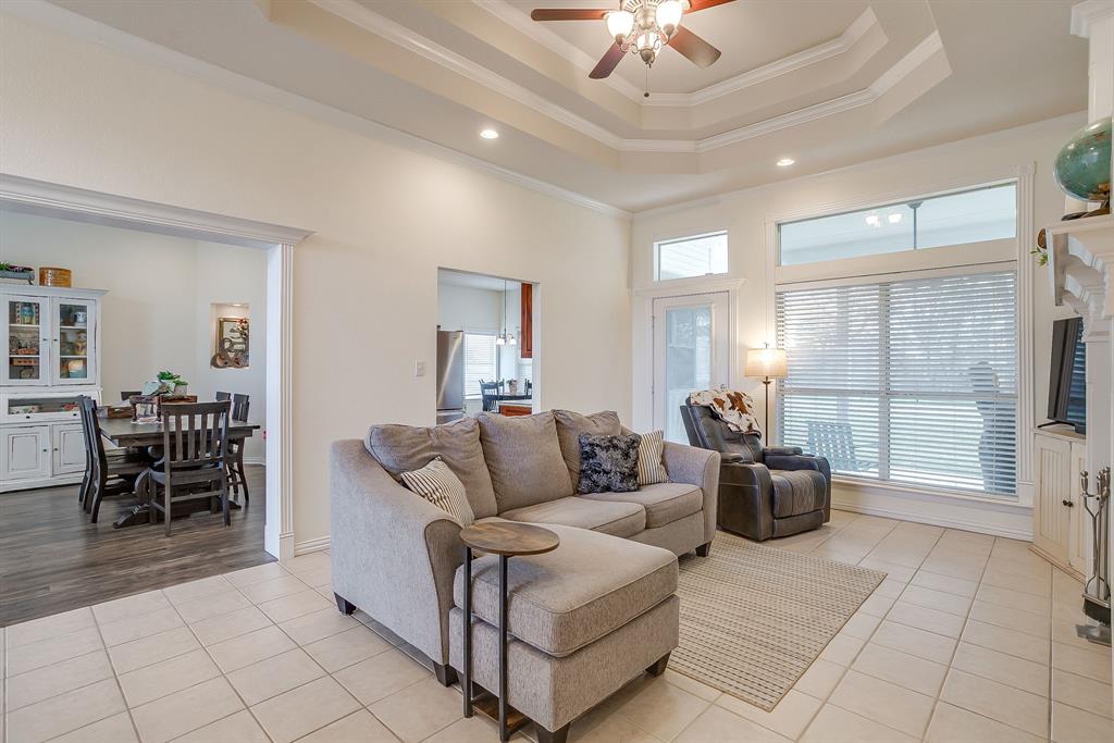 144 Howard Newby Lane Springtown, TX 76082 - Photo 7 of 40