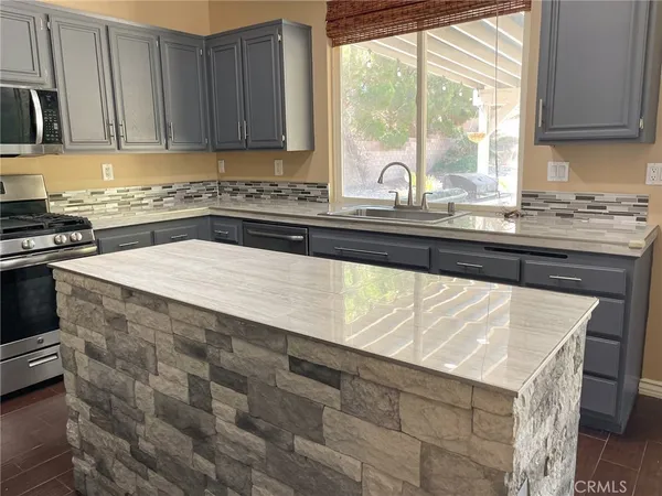 $3,600 | 42107 Quail Run Way, Lancaster, CA 93536