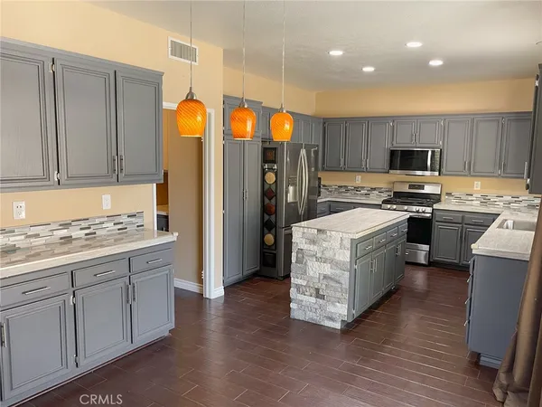 $3,600 | 42107 Quail Run Way, Lancaster, CA 93536